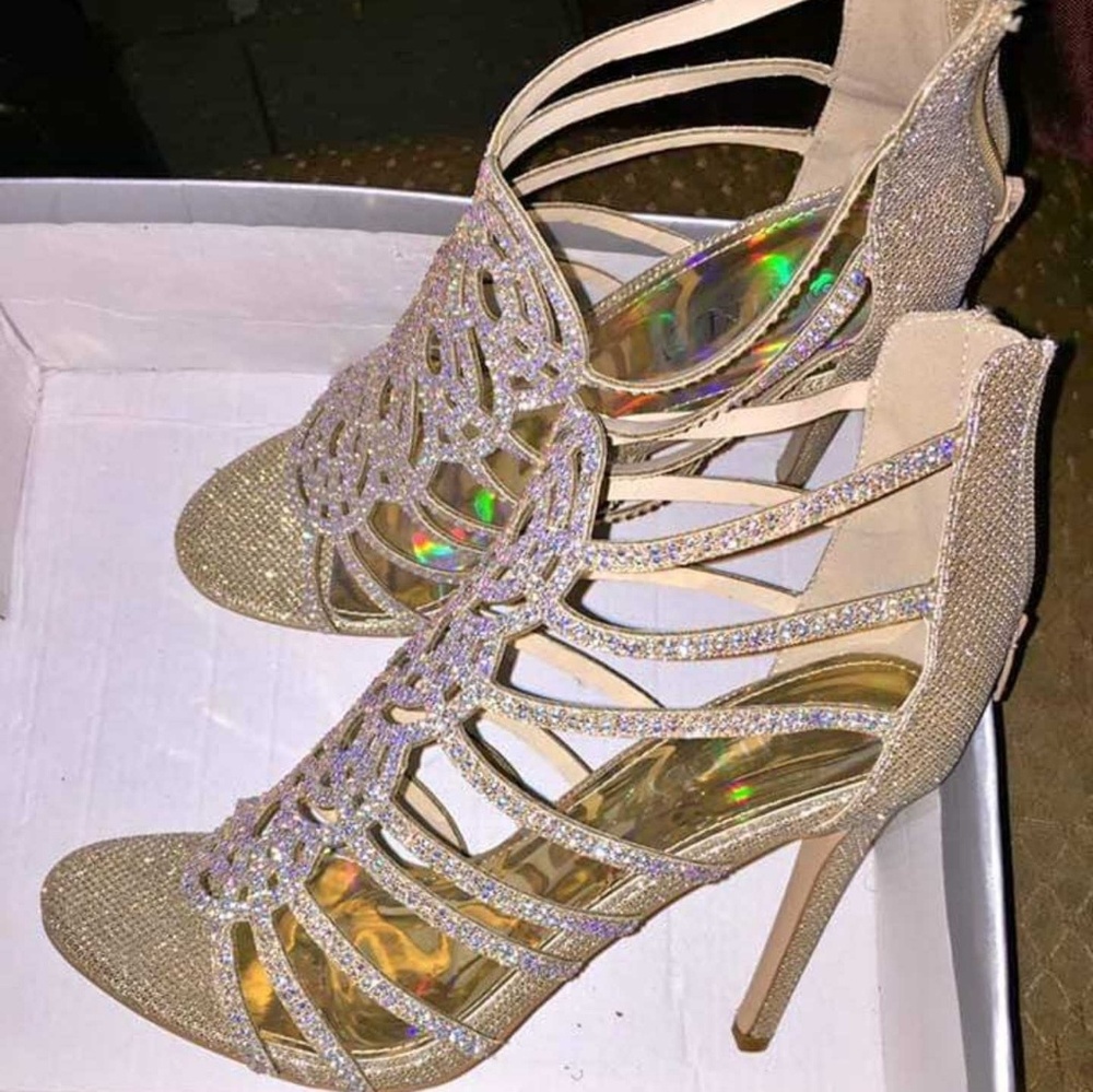 Heels (shoes)